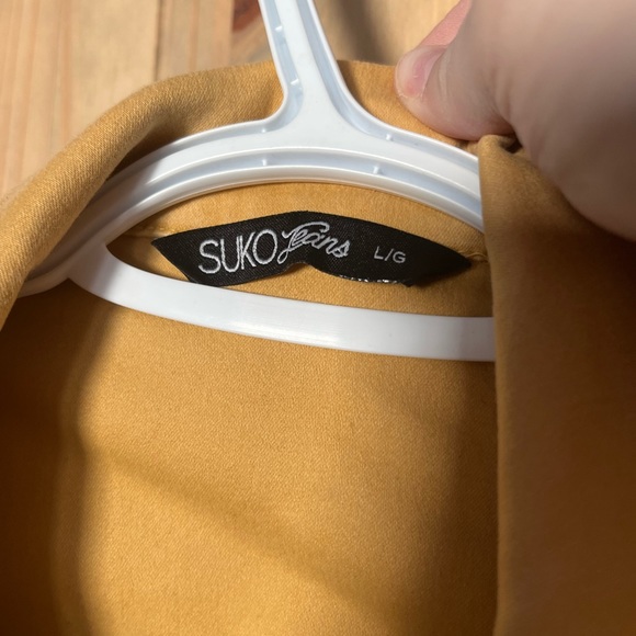 Distressed mustard yellow stretchy Jean jacket - Picture 2 of 2